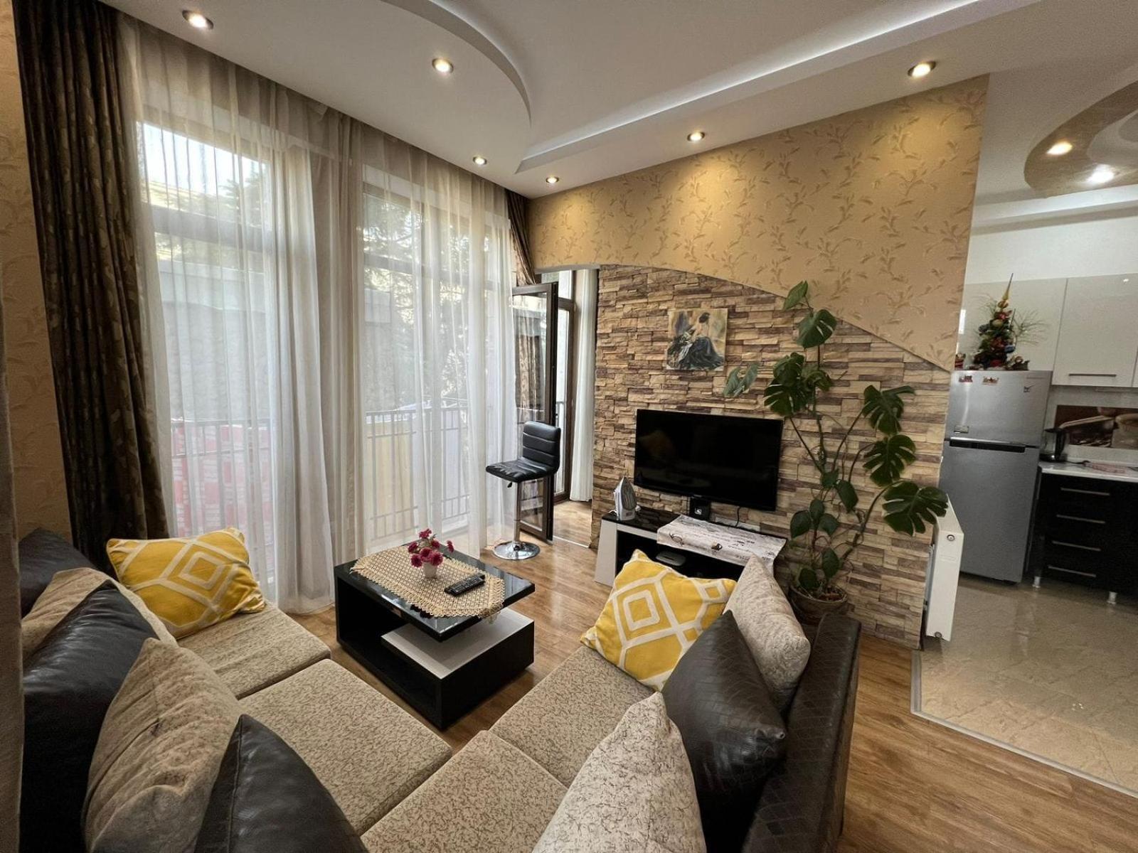 Cozy Apartment In The City Center Mtatsminda Tiflis Dış mekan fotoğraf