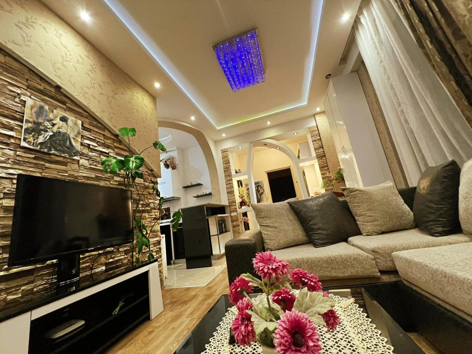 Cozy Apartment In The City Center Mtatsminda Tiflis Dış mekan fotoğraf