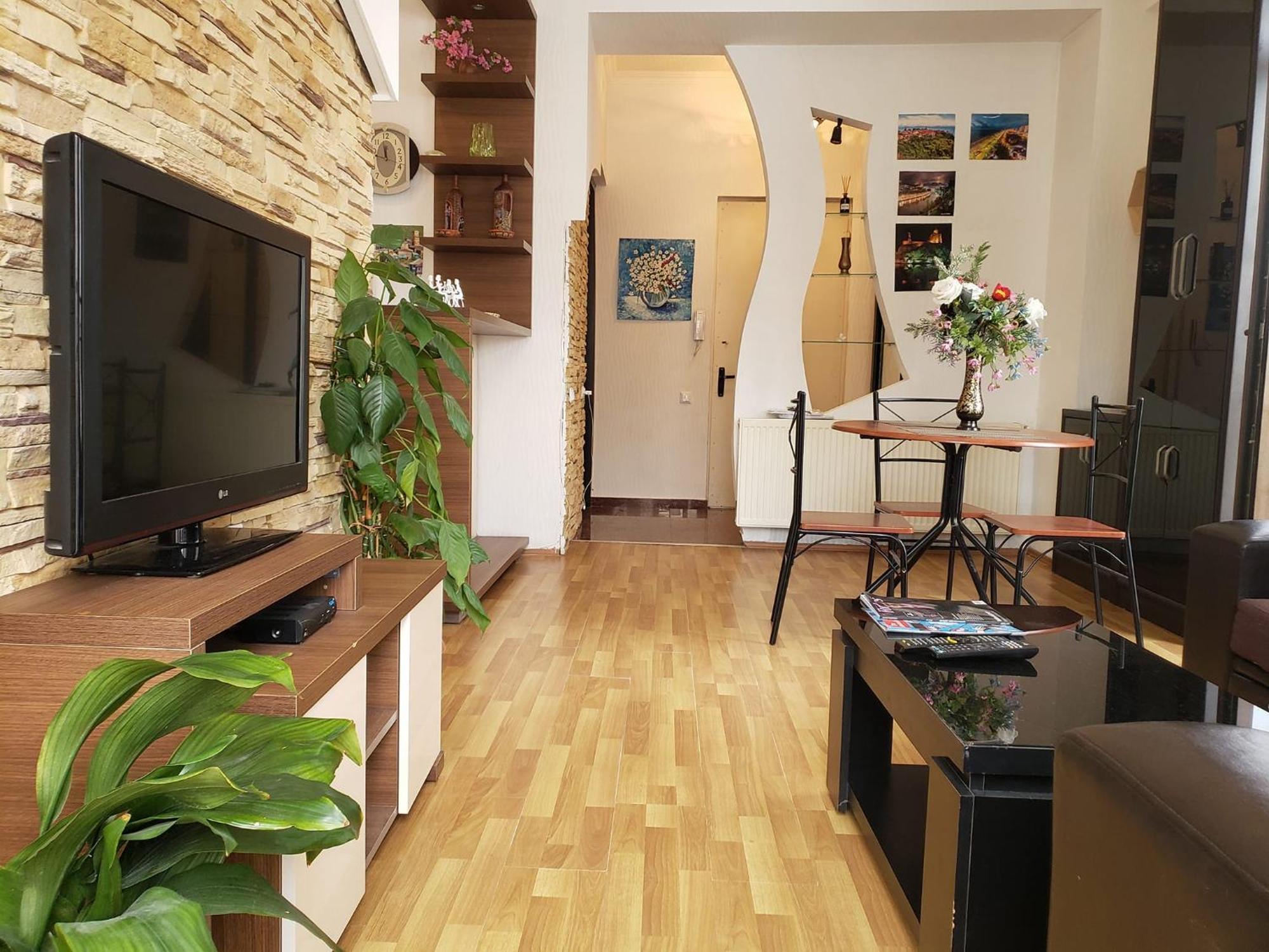 Cozy Apartment In The City Center Mtatsminda Tiflis Dış mekan fotoğraf