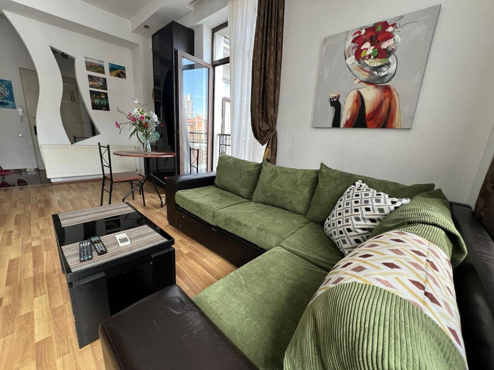 Cozy Apartment In The City Center Mtatsminda Tiflis Dış mekan fotoğraf