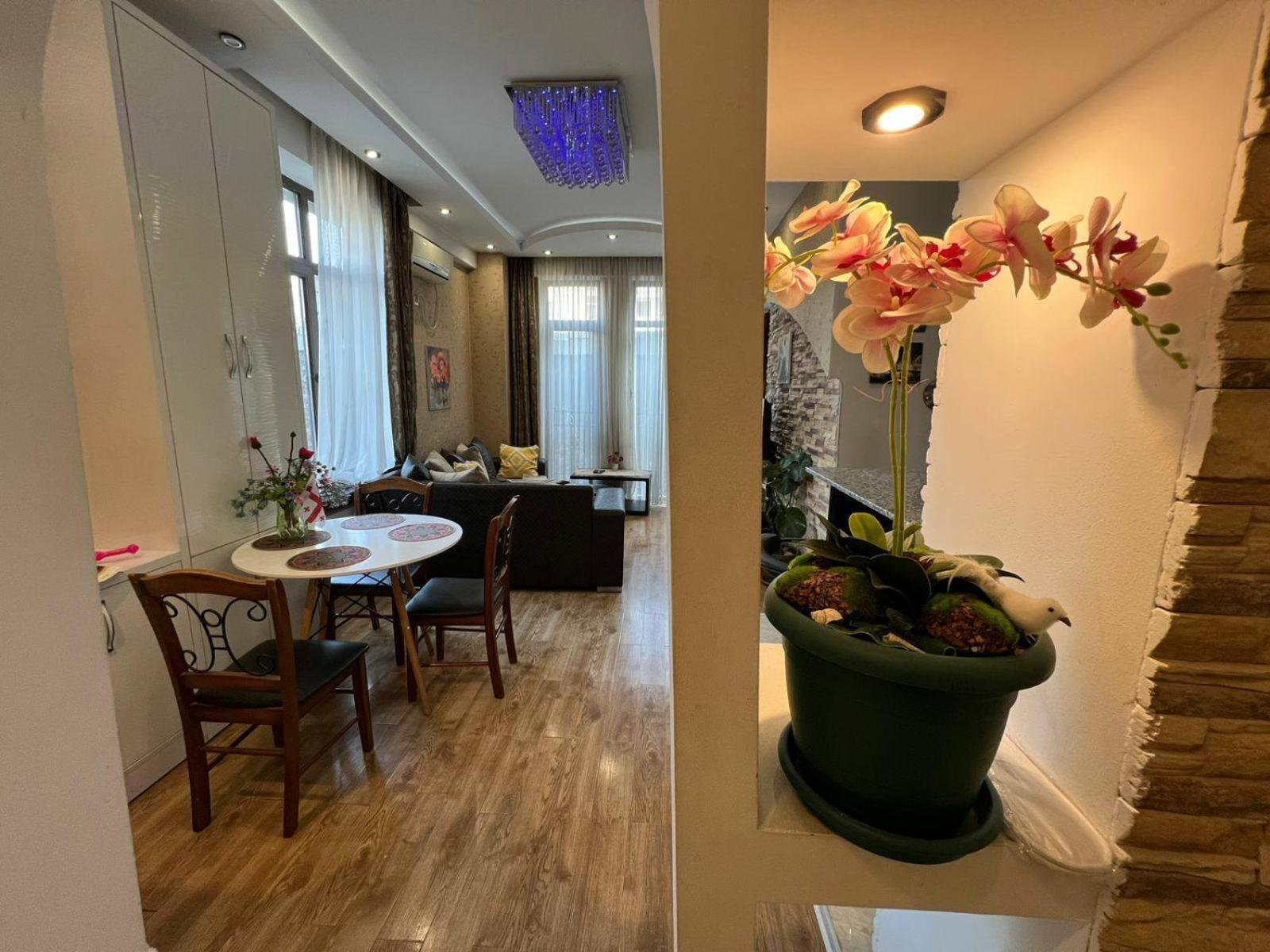Cozy Apartment In The City Center Mtatsminda Tiflis Dış mekan fotoğraf