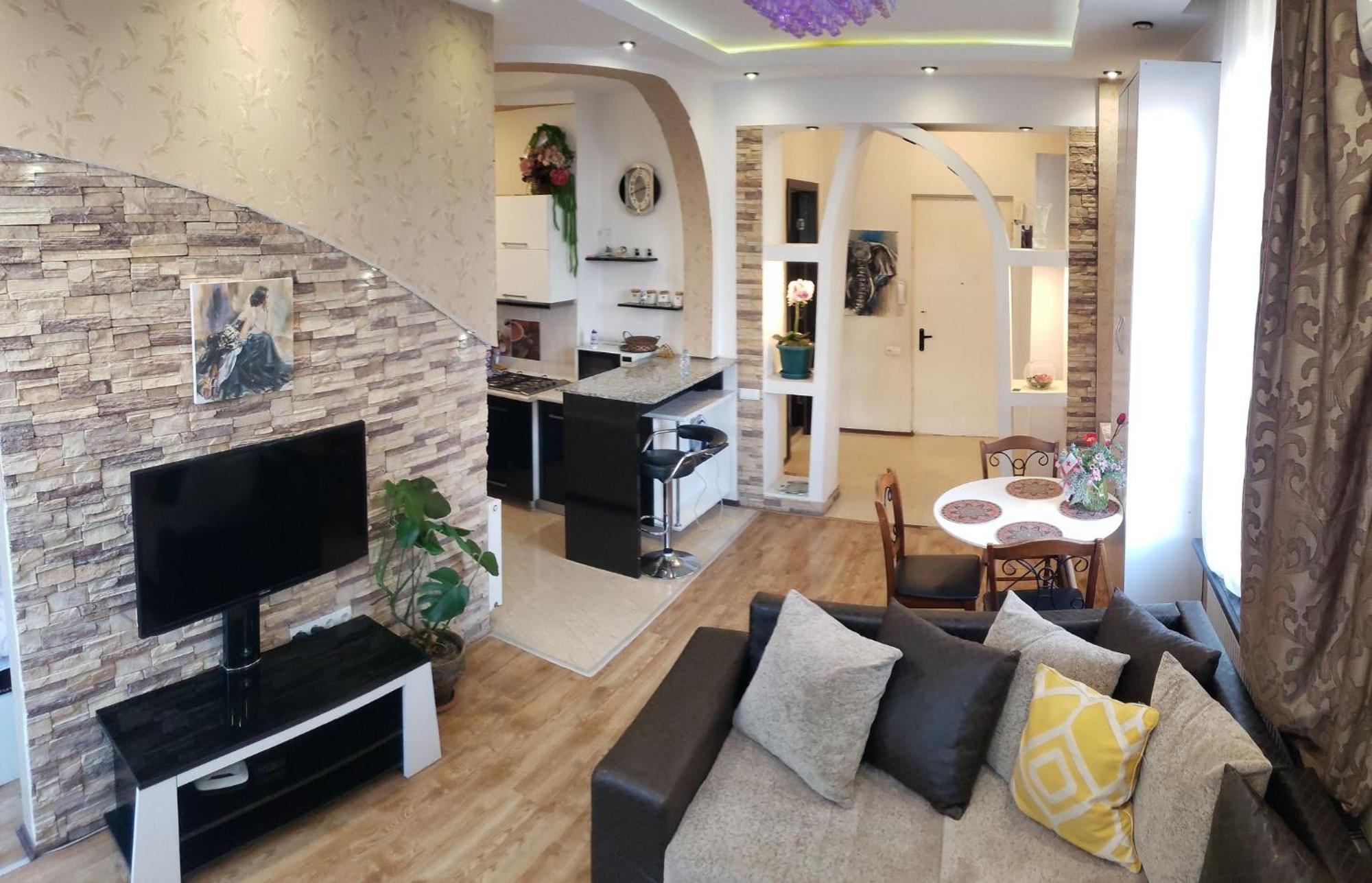 Cozy Apartment In The City Center Mtatsminda Tiflis Dış mekan fotoğraf